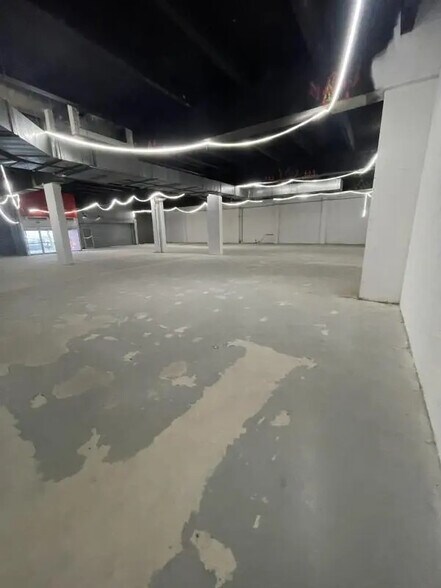 Local commercial dans Asnières-sur-Seine à louer - Photo de l’immeuble – Image 3 sur 13