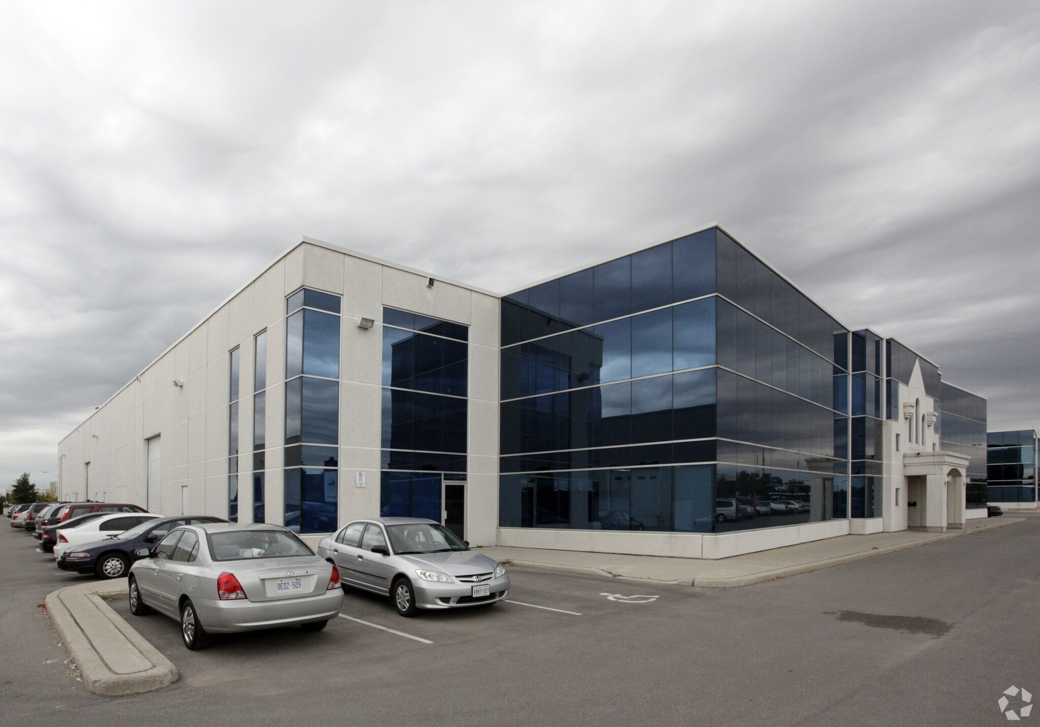 8810 Jane St, Vaughan, ON à louer Photo principale– Image 1 sur 3