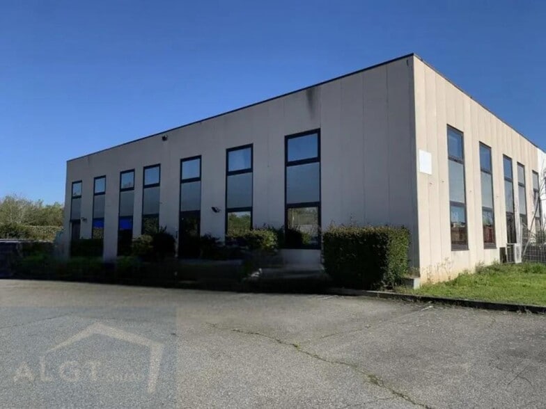 Local d'activités dans Portet-sur-Garonne à vendre - Photo de l’immeuble – Image 1 sur 12