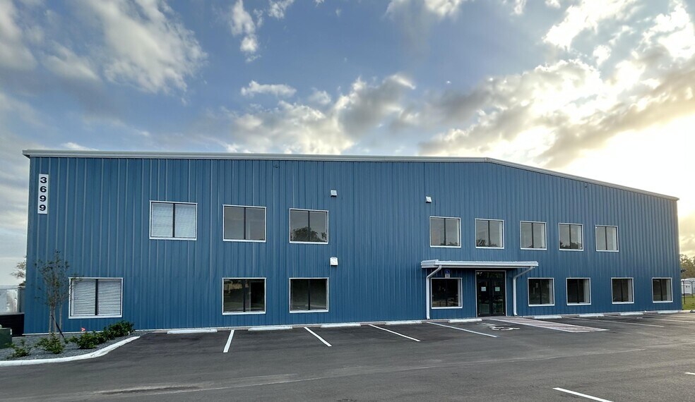 3699 Airfield Dr W, Lakeland, FL à louer - Photo de l’immeuble – Image 1 sur 9