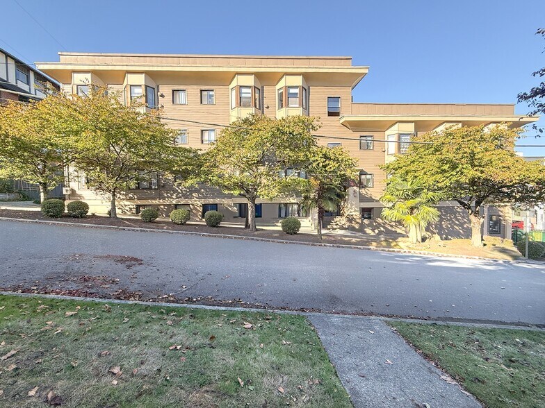 1812 E Republican St, Seattle, WA à vendre - Photo de l’immeuble – Image 3 sur 7