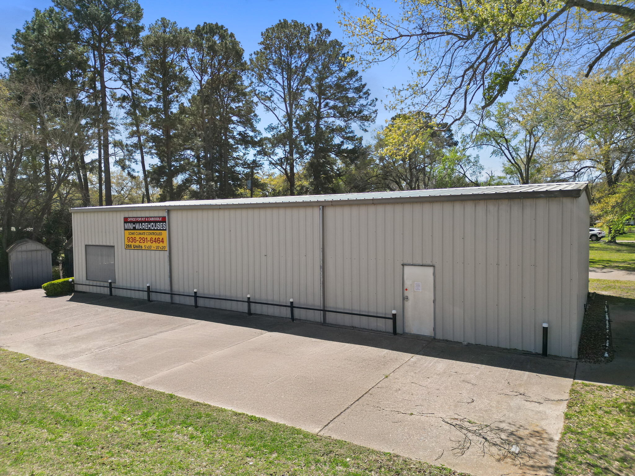 209 State Highway 75 N, Huntsville, TX à louer Photo de l’immeuble– Image 1 sur 16