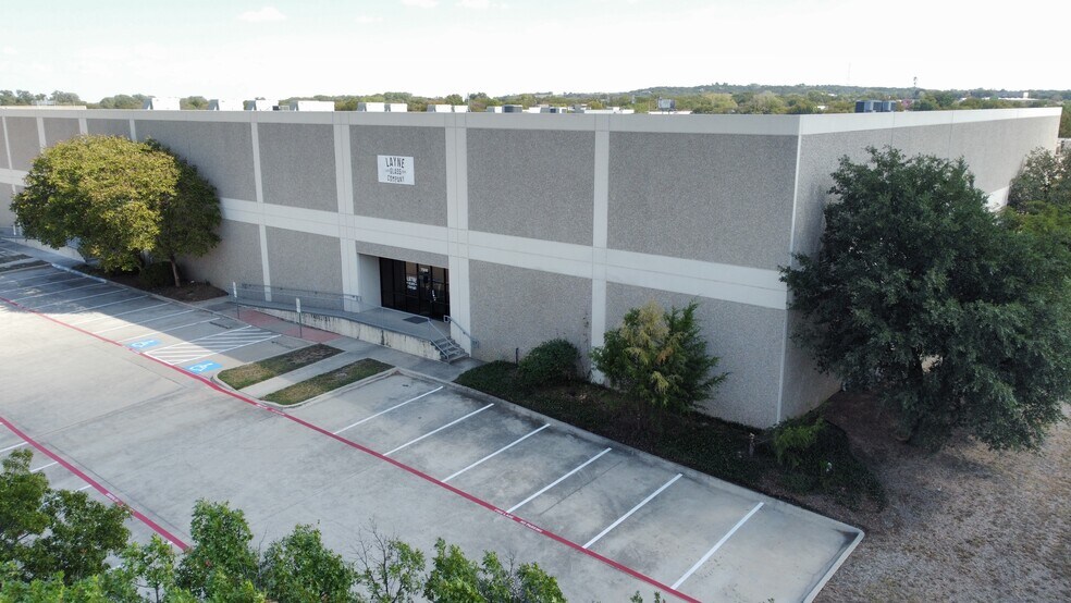 7500-7524 S Jack Newell Blvd, Fort Worth, TX à louer - Photo de l’immeuble – Image 2 sur 13