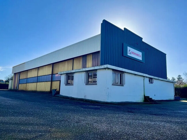 Plus de détails pour Local d'activités à louer