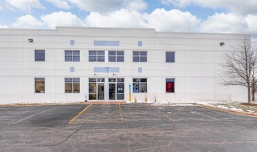 475 Quadrangle Dr, Bolingbrook, IL à louer Photo intérieure– Image 1 sur 29
