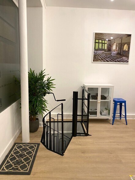 14 Rue Ferdinand Fabre, Paris à vendre - Photo intérieure – Image 3 sur 5