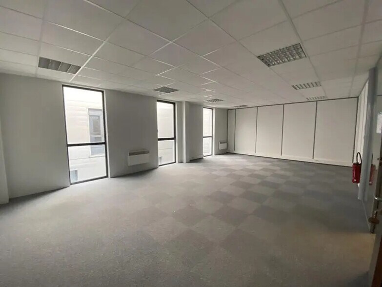 Bureau dans Nogent-le-Phaye à louer - Photo intérieure – Image 1 sur 27