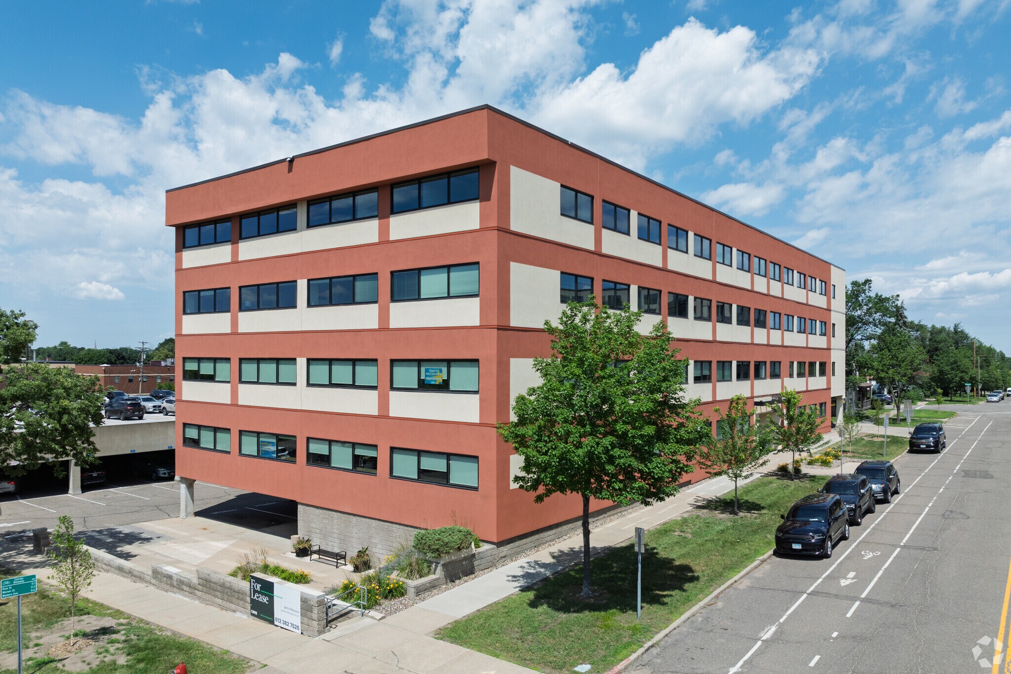 555 Park St, Saint Paul, MN à louer Photo principale– Image 1 sur 9