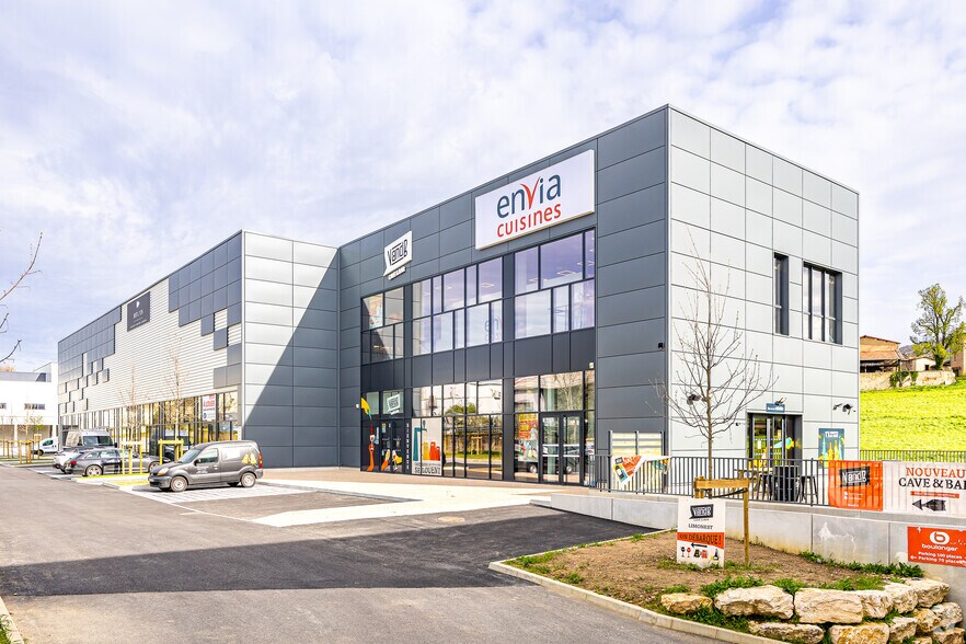 1610 Route Nationale 6, Limonest à louer - Photo principale – Image 1 sur 2
