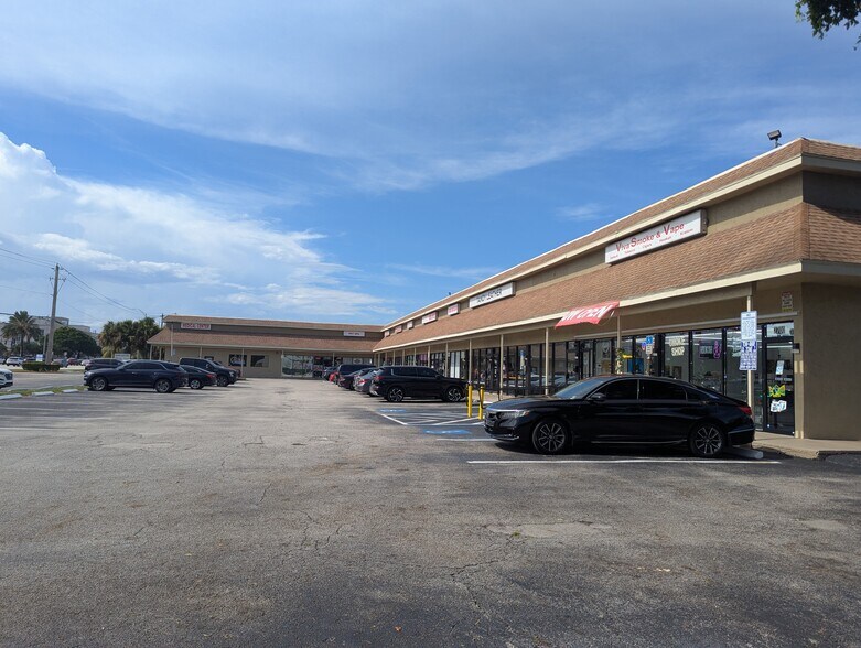 2700-2730 N State Road 7, Margate, FL à louer - Photo de l’immeuble – Image 2 sur 2
