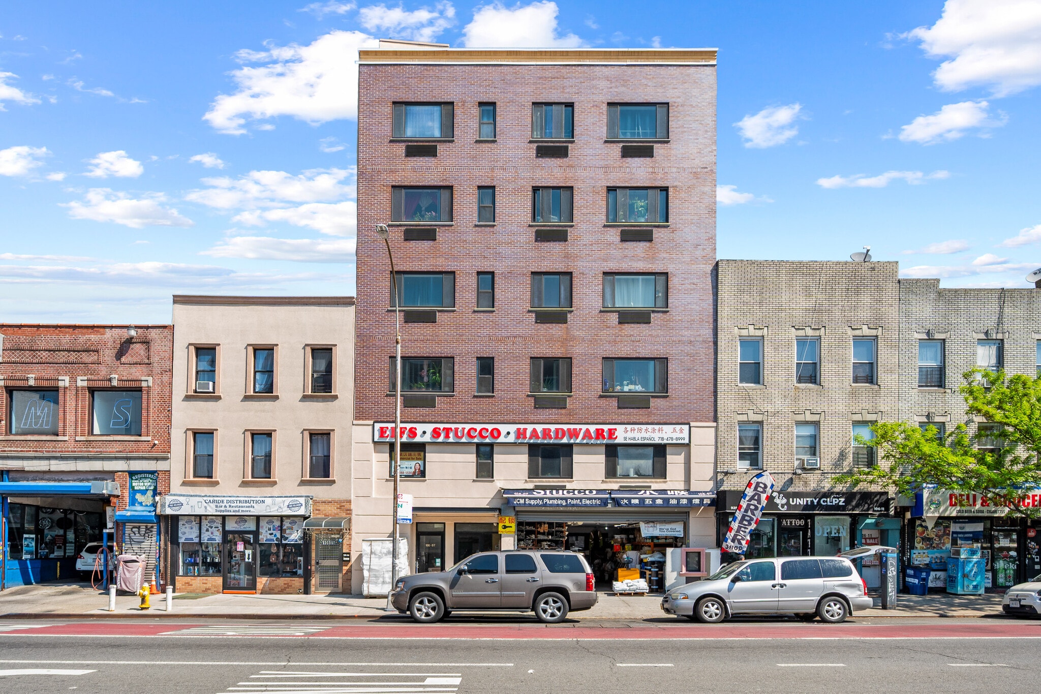 10607 Northern Blvd, Corona, NY à vendre Photo de l’immeuble– Image 1 sur 5