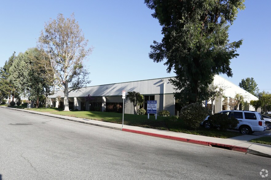 4685 Industrial St, Simi Valley, CA à louer - Photo de l’immeuble – Image 2 sur 5