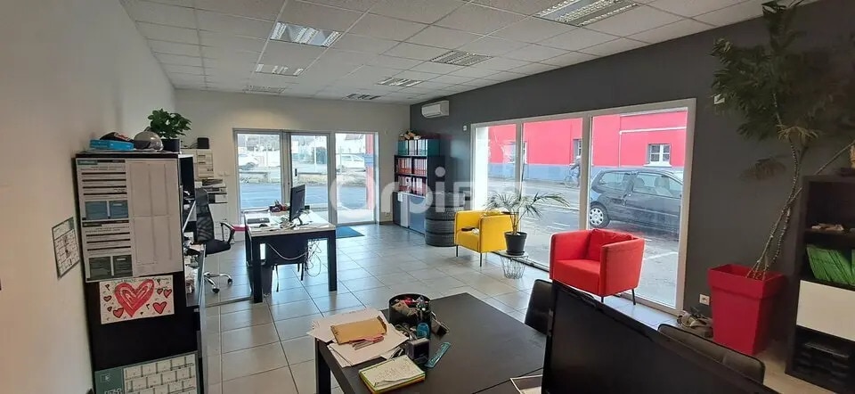 Local commercial dans Lons à louer Photo intérieure– Image 1 sur 7