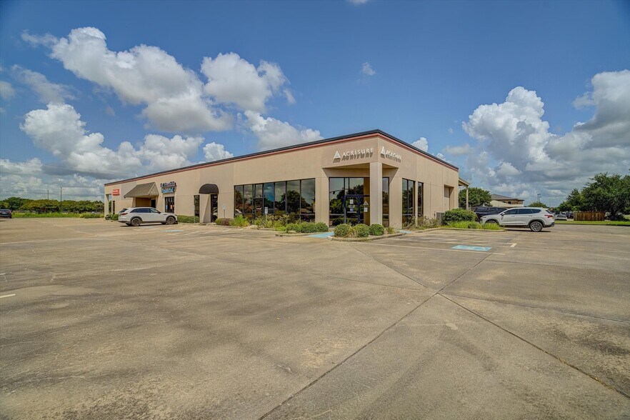 504-512 This Way St, Lake Jackson, TX à vendre - Photo de l’immeuble – Image 2 sur 5