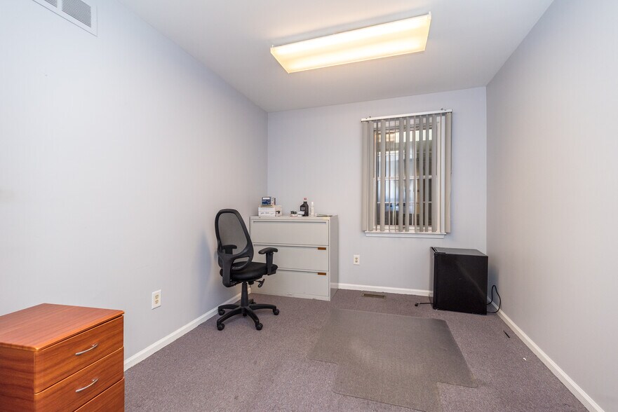 301 S Main St, Doylestown, PA à vendre - Photo de l’immeuble – Image 3 sur 47