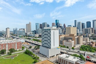 2000 Crawford St, Houston, TX - Vue aérienne  vue de carte - Image1