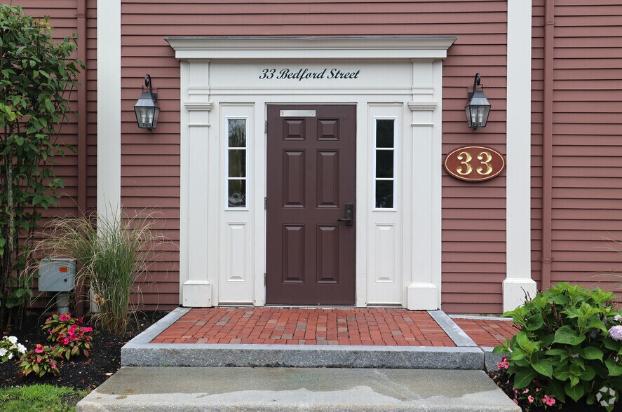 33 Bedford St, Lexington, MA à vendre - Photo de l’immeuble – Image 2 sur 4