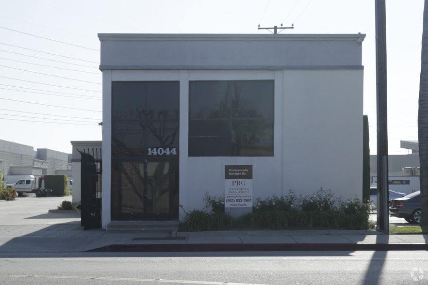 14044 Garfield Ave, Paramount, CA à louer - Photo principale – Image 1 sur 9