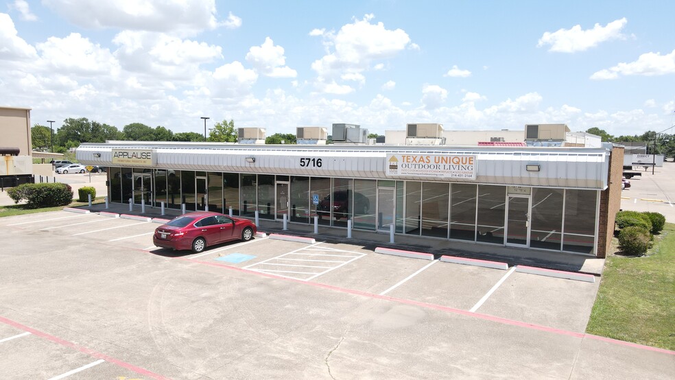 5716 Airport Fwy, Haltom City, TX à vendre - Photo de l’immeuble – Image 1 sur 7