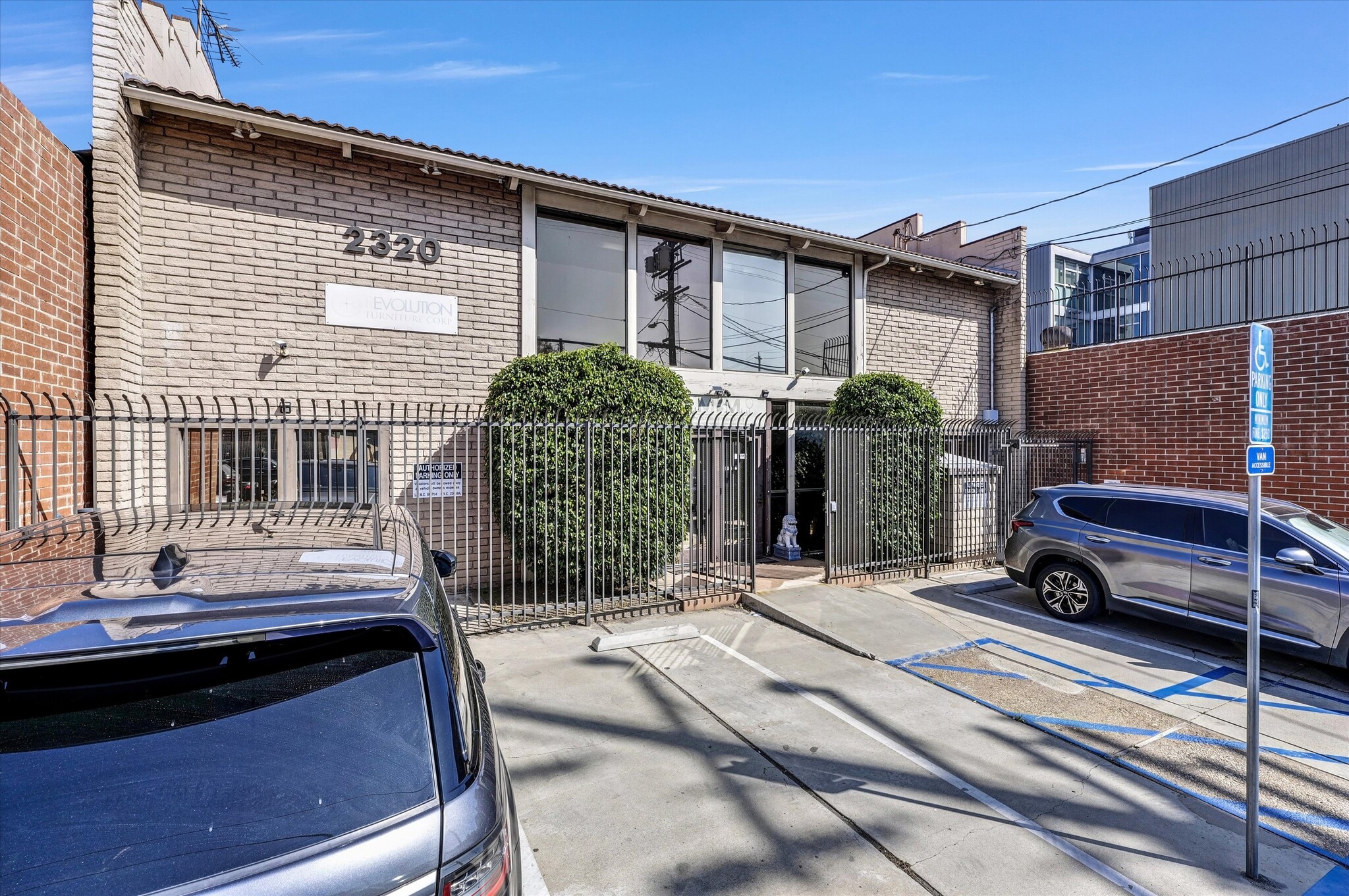 2320 Cotner Ave, Los Angeles, CA à vendre Photo principale– Image 1 sur 25