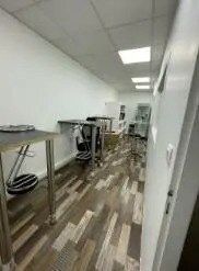 Bureau dans Entraigues-sur-la-Sorgue à louer - Photo intérieure – Image 2 sur 4