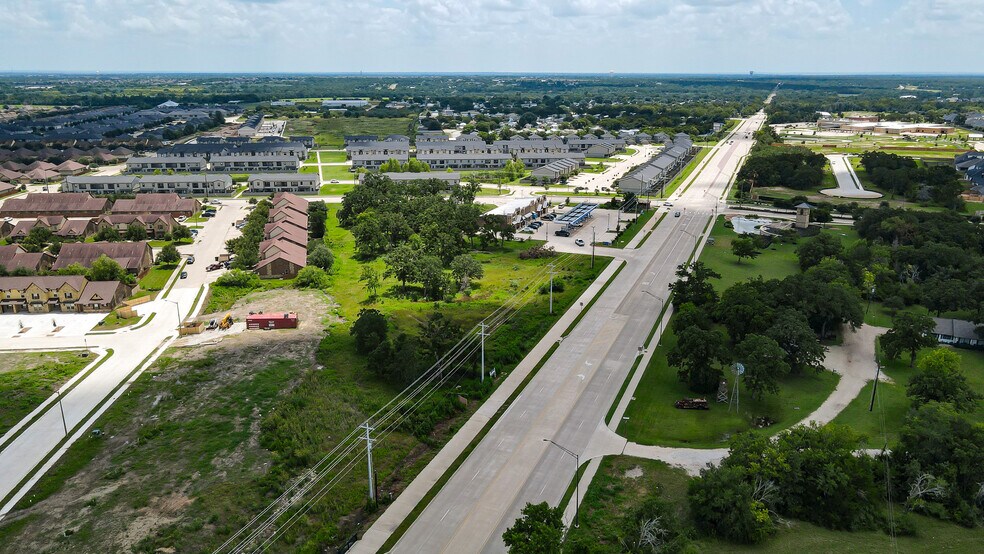 750 Deacon Dr W, College Station, TX à vendre - Photo de l’immeuble – Image 3 sur 13