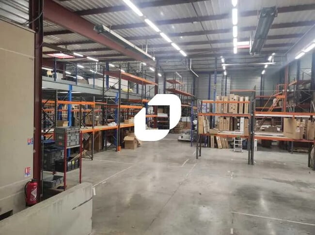 Plus de détails pour Local d’activités à vendre