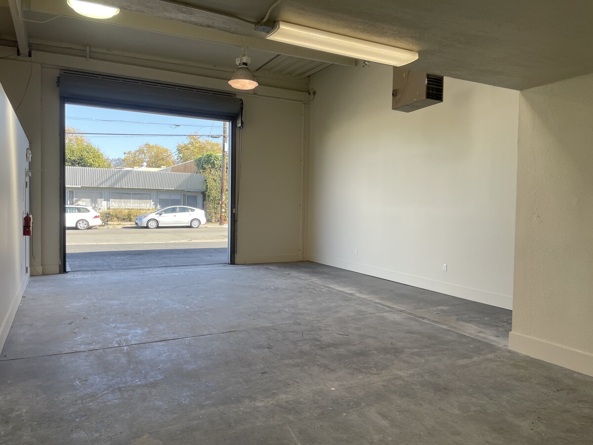1210-1224 10th St, Berkeley, CA 94710 - Lot 1210 -  - Photo intérieure - Image 1 of 29