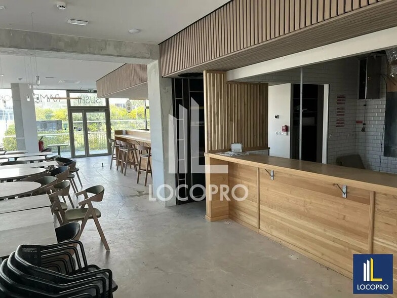 Local commercial dans La Ciotat à louer - Photo de l’immeuble – Image 2 sur 5