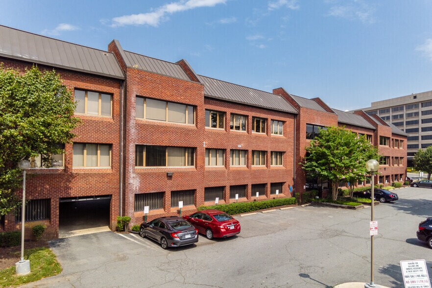 1964 Gallows Rd, Vienna, VA à vendre - Photo de l’immeuble – Image 2 sur 4