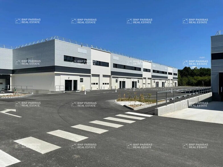 Bureau dans Saint-Aignan-Grandlieu à louer - Photo de l’immeuble – Image 1 sur 14