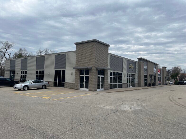 111 Plank Rd, Kaukauna, WI à vendre - Photo de l’immeuble – Image 3 sur 15