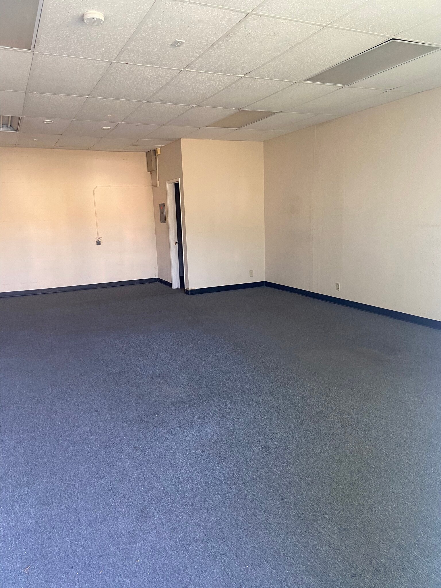 8844 Walker St, Cypress, CA à louer Photo intérieure– Image 1 sur 5