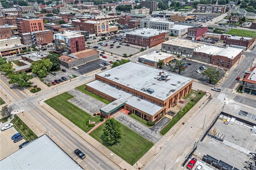 315 S 6th St, Saint Joseph, MO à vendre - Photo de l’immeuble – Image 2 sur 33