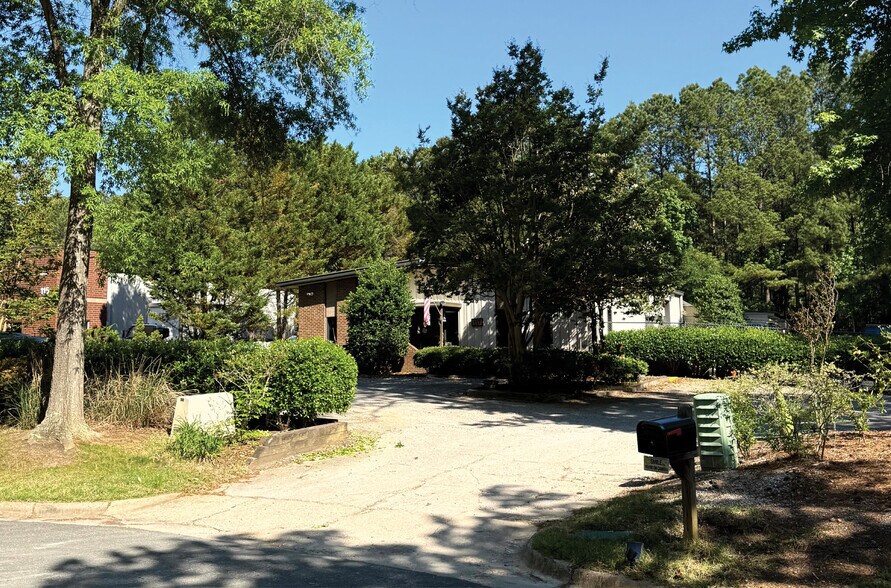117 Woodwinds Industrial Ct, Cary, NC à vendre - Photo de l’immeuble – Image 2 sur 11