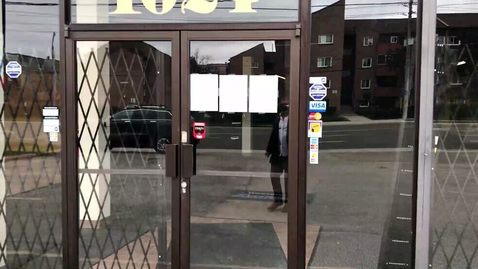1024 Dundas St E, Mississauga, ON à vendre - Vidéo sur l’annonce professionnelle – Image 2 sur 8