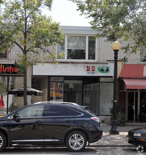 709 College St, Toronto, ON à louer - Photo de l’immeuble – Image 2 sur 2