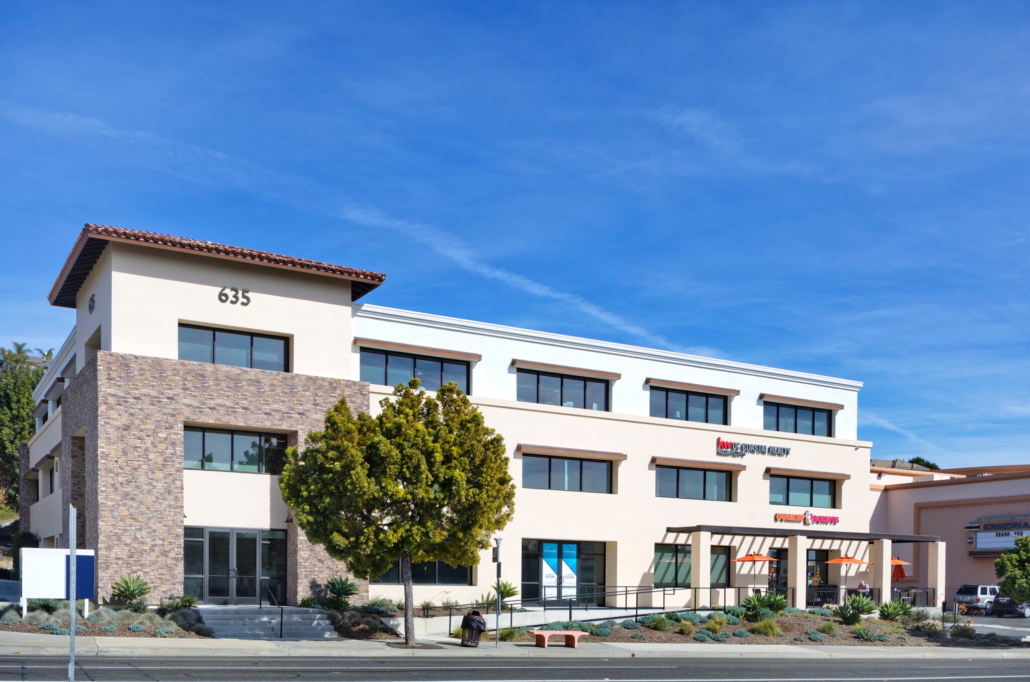 635 Camino de los Mares, San Clemente, CA à louer Photo de l’immeuble– Image 1 sur 12