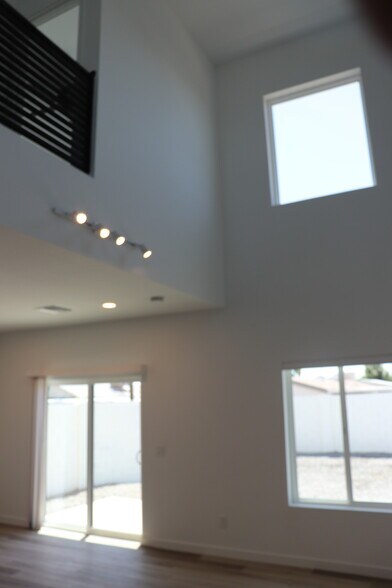 2051 E Michigan Ave, Phoenix, AZ à vendre - Photo intérieure – Image 3 sur 9
