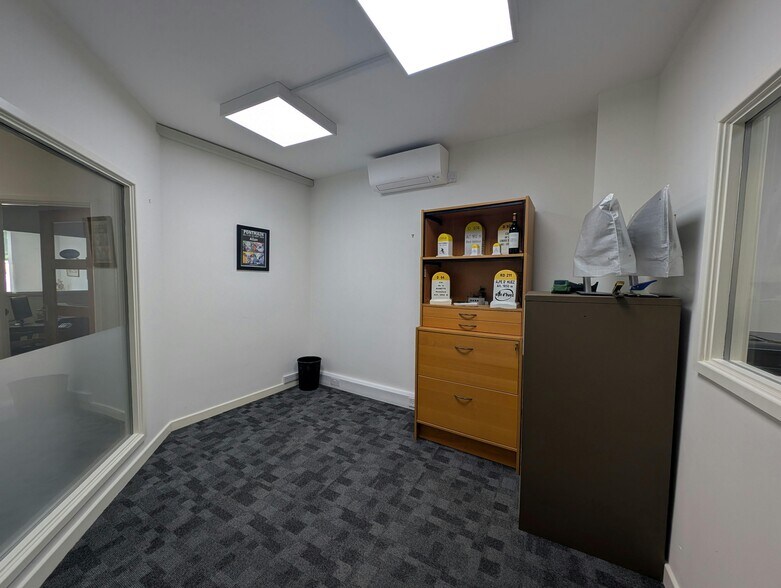 Newton Ln, Romsey à vendre - Photo de l’immeuble – Image 2 sur 11