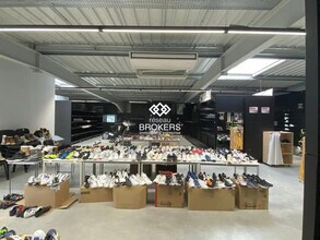 Local d'activités dans Sassenage à vendre Photo intérieure– Image 1 sur 13