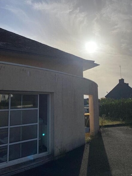 Local d'activités dans Theix-Noyalo à vendre - Photo de l’immeuble – Image 3 sur 5