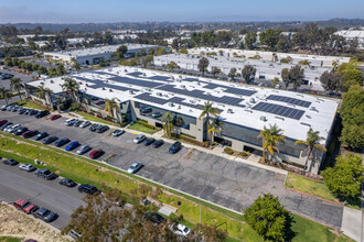 970 Park Center Dr, Vista, CA à louer Photo de l’immeuble– Image 1 sur 10