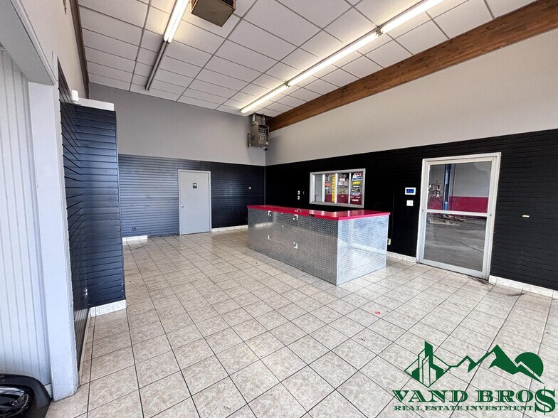 2409 W 10th St, Greeley, CO à louer - Photo de l’immeuble – Image 2 sur 6