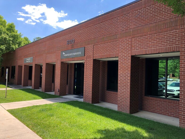 3210 Fairhill Dr, Raleigh, NC à vendre - Photo principale – Image 2 sur 25