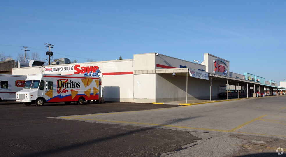 1400 S Arlington St, Akron, OH à louer - Photo de l’immeuble – Image 3 sur 4