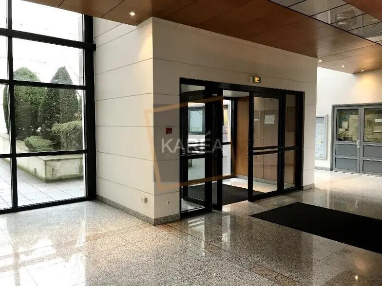Bureau dans Lognes à louer - Hall d’entrée – Image 2 sur 5