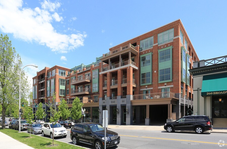 262-268 Broadway, Saratoga Springs, NY à vendre - Photo de l’immeuble – Image 3 sur 110