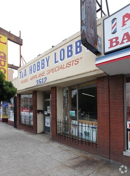 3512 W Victory Blvd, Burbank, CA à vendre - Photo de l’immeuble – Image 3 sur 10