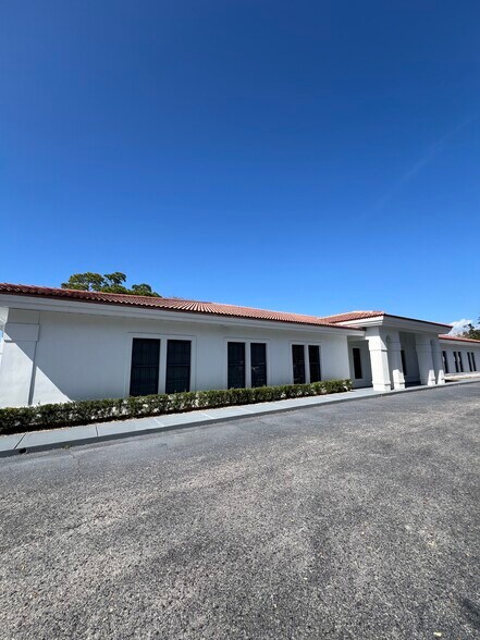2520 Tamiami Trl N, Nokomis, FL à vendre - Photo de l’immeuble – Image 2 sur 52